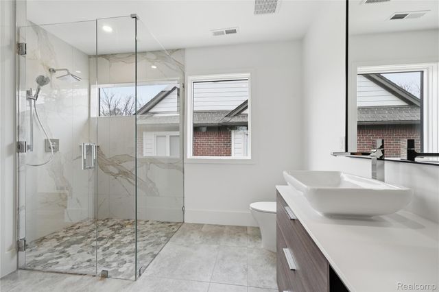 512 Wallace Street, Birmingham, MI 48009