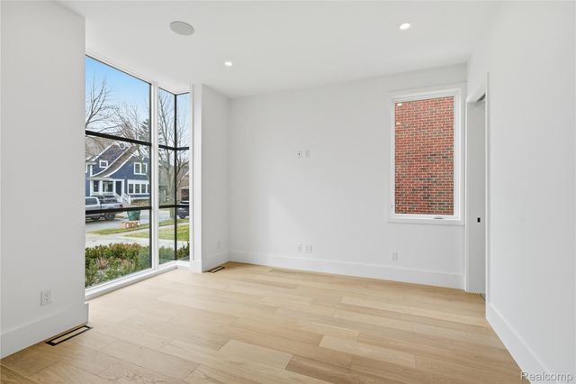 512 Wallace Street, Birmingham, MI 48009