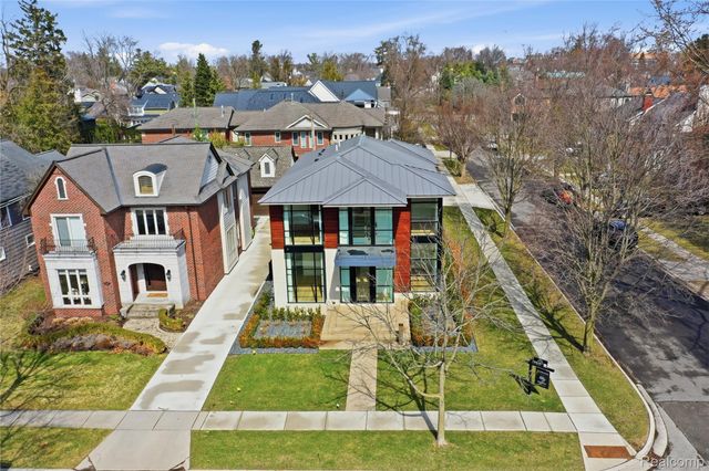 512 Wallace Street, Birmingham, MI 48009