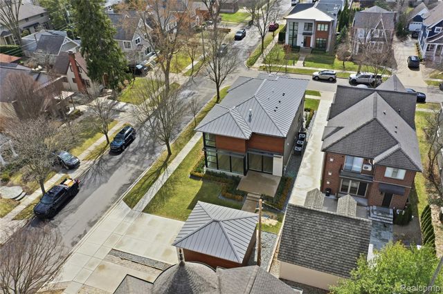 512 Wallace Street, Birmingham, MI 48009