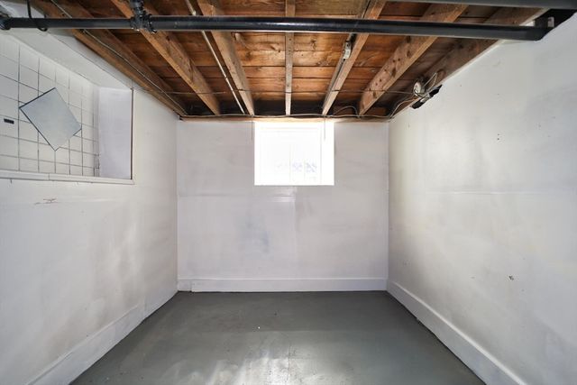 366 Ash St, New Bedford, MA 02740