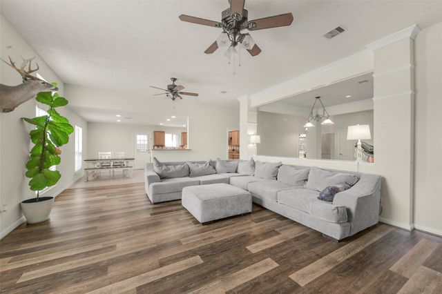 6815 Amistad Court, Manvel, TX 77578