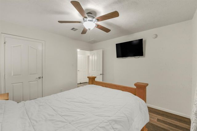 6815 Amistad Court, Manvel, TX 77578