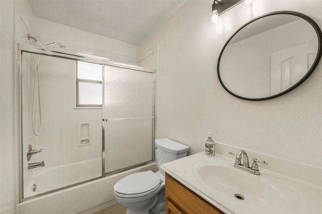 6815 Amistad Court, Manvel, TX 77578