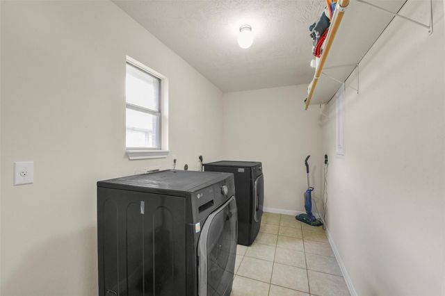 6815 Amistad Court, Manvel, TX 77578