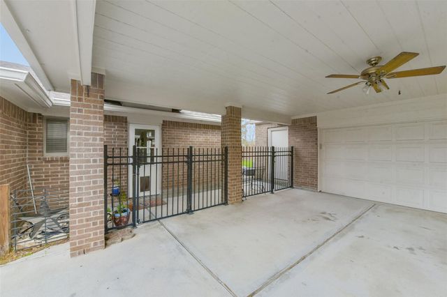 6815 Amistad Court, Manvel, TX 77578