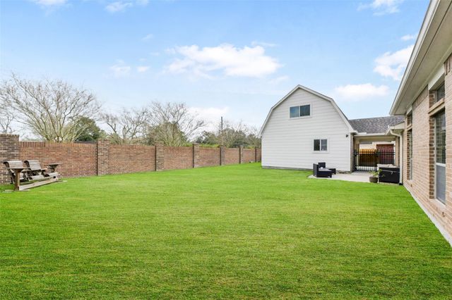 6815 Amistad Court, Manvel, TX 77578