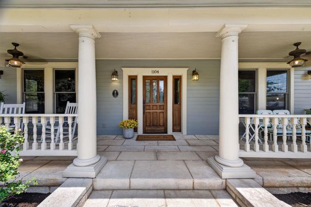 1104 E Liberty Ave, Round Rock, TX 78664