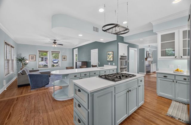 1104 E Liberty Ave, Round Rock, TX 78664