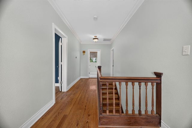 1104 E Liberty Ave, Round Rock, TX 78664