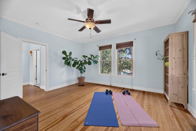 1104 E Liberty Ave, Round Rock, TX 78664