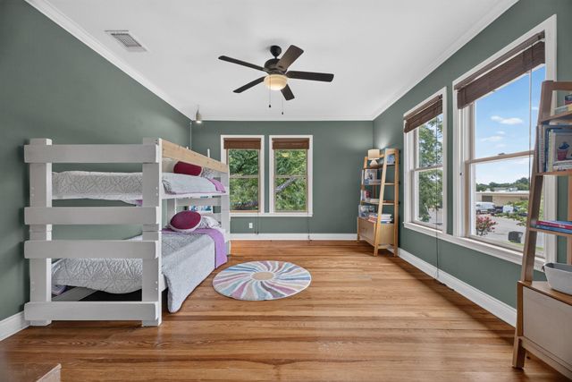 1104 E Liberty Ave, Round Rock, TX 78664