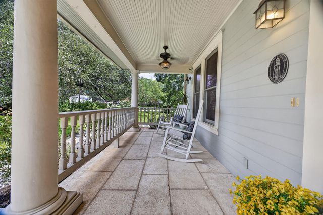 1104 E Liberty Ave, Round Rock, TX 78664