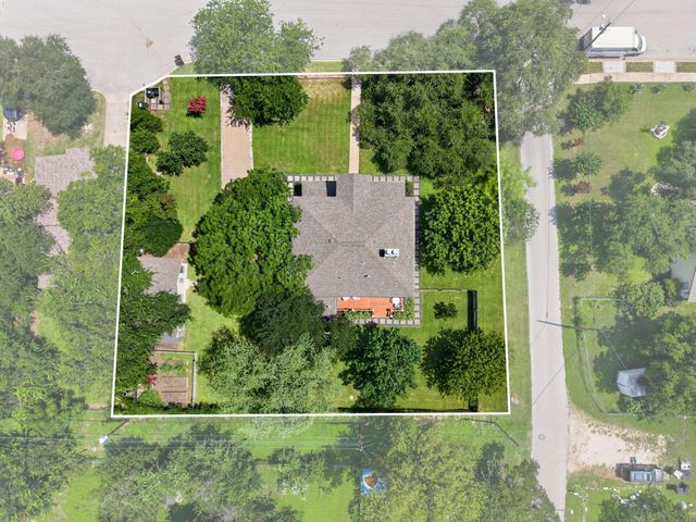 1104 E Liberty Ave, Round Rock, TX 78664