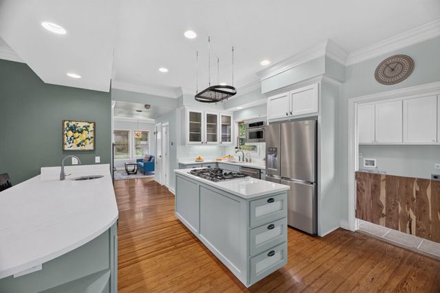 1104 E Liberty Ave, Round Rock, TX 78664