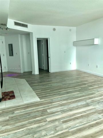 1900 N Bayshore Dr 3305, Miami, FL 33132