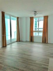 1900 N Bayshore Dr 3305, Miami, FL 33132