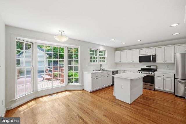 2904 N 4TH ST N, Arlington, VA 22201
