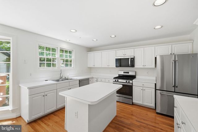 2904 N 4TH ST N, Arlington, VA 22201