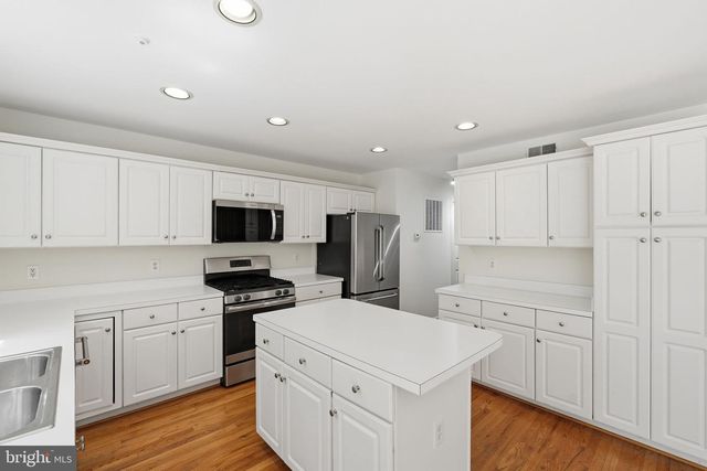 2904 N 4TH ST N, Arlington, VA 22201