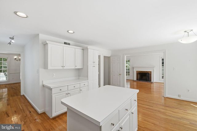 2904 N 4TH ST N, Arlington, VA 22201