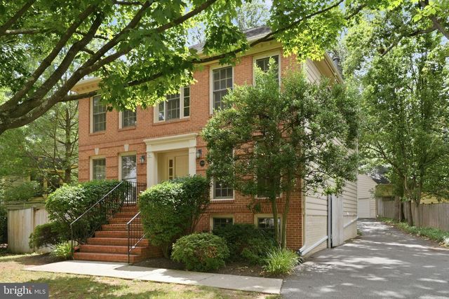 2904 N 4TH ST N, Arlington, VA 22201