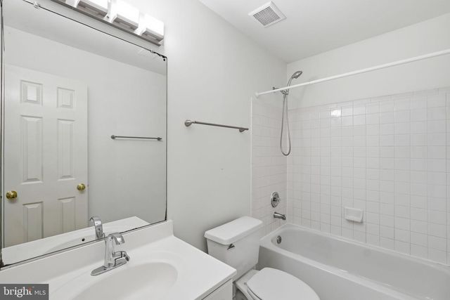 2904 N 4TH ST N, Arlington, VA 22201