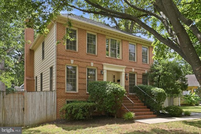 2904 N 4TH ST N, Arlington, VA 22201