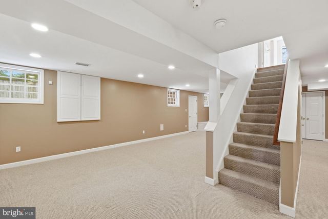 2904 N 4TH ST N, Arlington, VA 22201