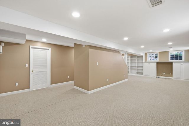 2904 N 4TH ST N, Arlington, VA 22201