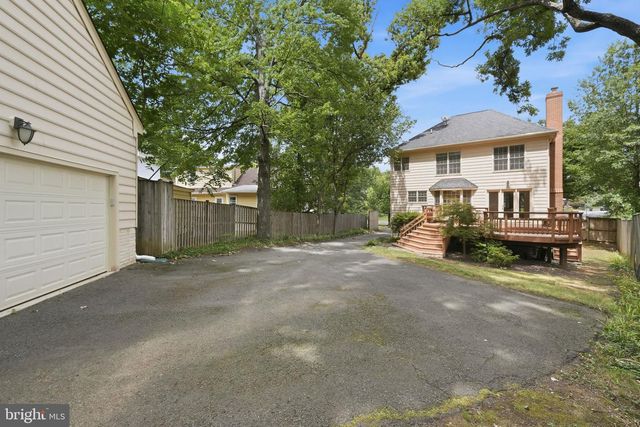 2904 N 4TH ST N, Arlington, VA 22201