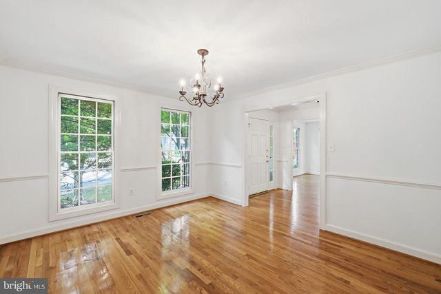 2904 N 4TH ST N, Arlington, VA 22201