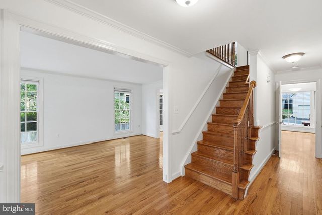 2904 N 4TH ST N, Arlington, VA 22201