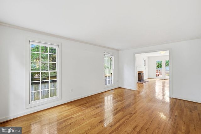 2904 N 4TH ST N, Arlington, VA 22201