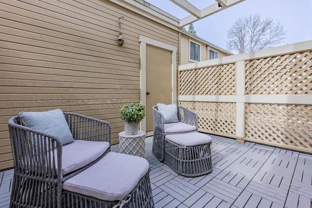 978 La Mesa Terrace E, Sunnyvale, CA 94086