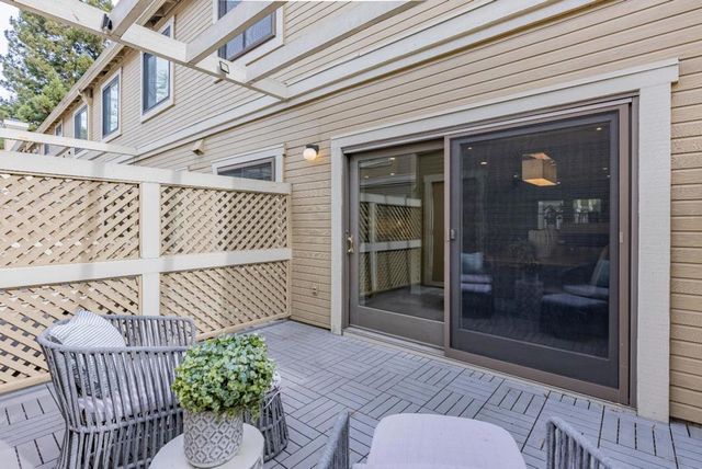 978 La Mesa Terrace E, Sunnyvale, CA 94086