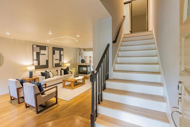 978 La Mesa Terrace E, Sunnyvale, CA 94086