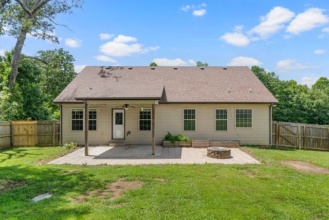 1681 Dotsonville Rd, Clarksville, TN 37042