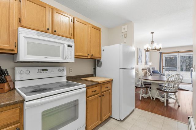 10 Chester Ln Unit 4, Enfield, NH 03748