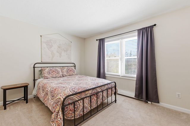 10 Chester Ln Unit 4, Enfield, NH 03748