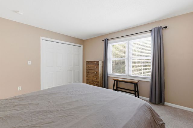 10 Chester Ln Unit 4, Enfield, NH 03748