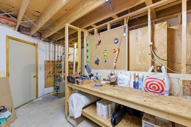 10 Chester Ln Unit 4, Enfield, NH 03748