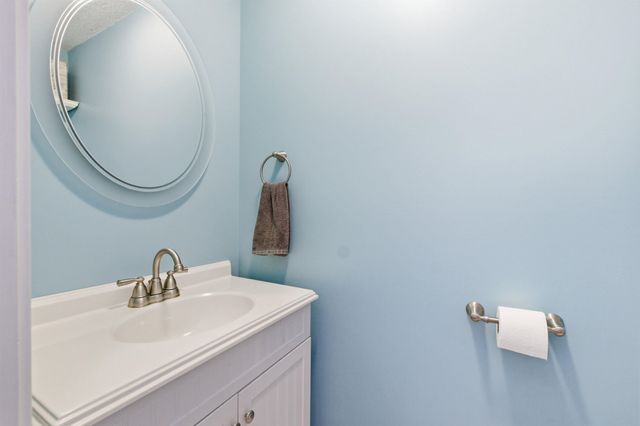 10 Chester Ln Unit 4, Enfield, NH 03748