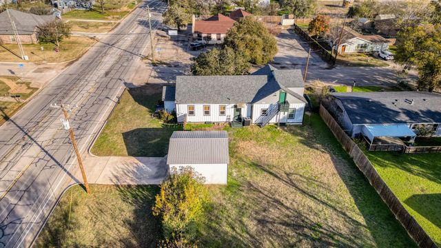 405 S Bowie Drive, Weatherford, TX 76086
