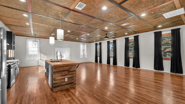 405 S Bowie Drive, Weatherford, TX 76086