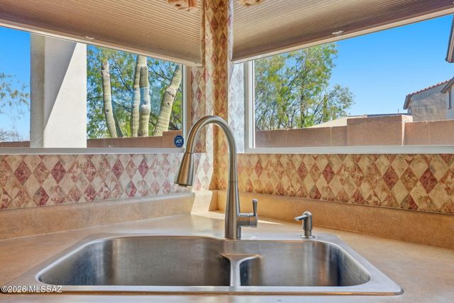 179 E Camino Del Abeto, Sahuarita, AZ 85629