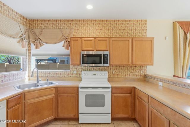179 E Camino Del Abeto, Sahuarita, AZ 85629