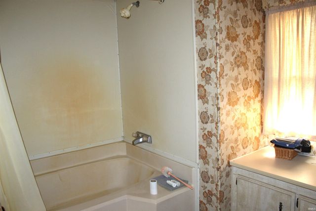 135 LN 285A Crooked Lake, Angola, IN 46703