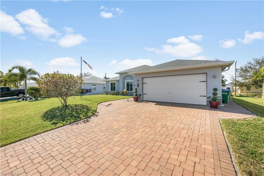 Image 3 of property listing at 214 NW 25th AVE, Cape Coral, FL 33993