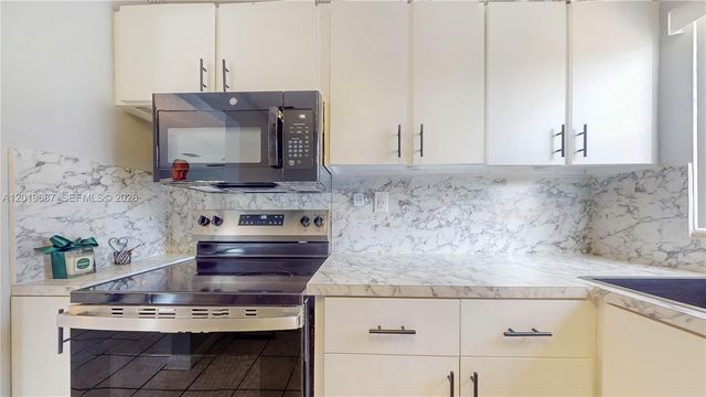 15502 SW 102nd Ave, Miami, FL 33157
